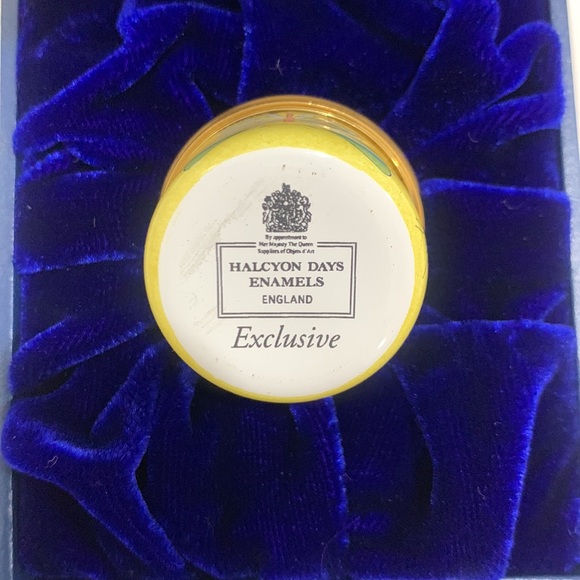 Enamel Trinket Box - Halycon Dave's - Picture 8 of 15